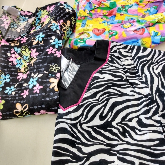 Scrubs $3 each piece all different brands - Picture 2 of 16
